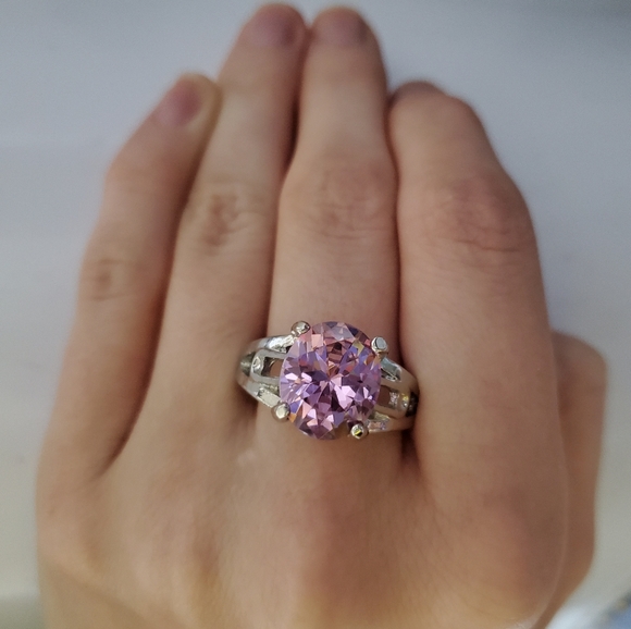 Jewelry - New Gorgeous Pink Wedding Ring